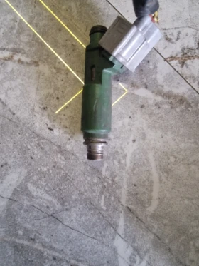 23250-22040 инжекторна дюза DENSSO TOYOTA CELIKA COROLLA MATRIX