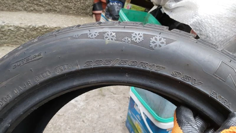 Гуми Зимни 225/50R17, снимка 6 - Гуми и джанти - 29260227