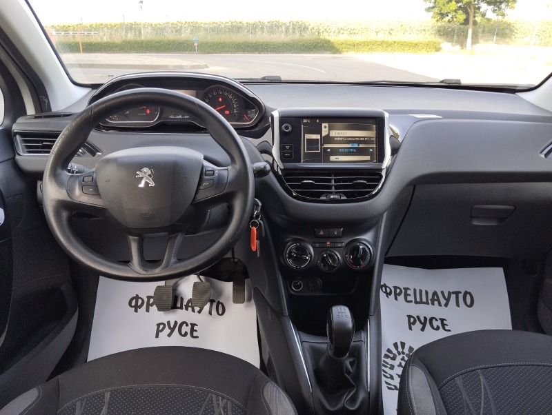 Peugeot 208 1.2i 82кс, снимка 9 - Автомобили и джипове - 46437050