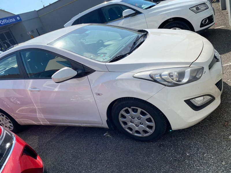 Hyundai I30 1.6 crdi, снимка 2 - Автомобили и джипове - 47731927