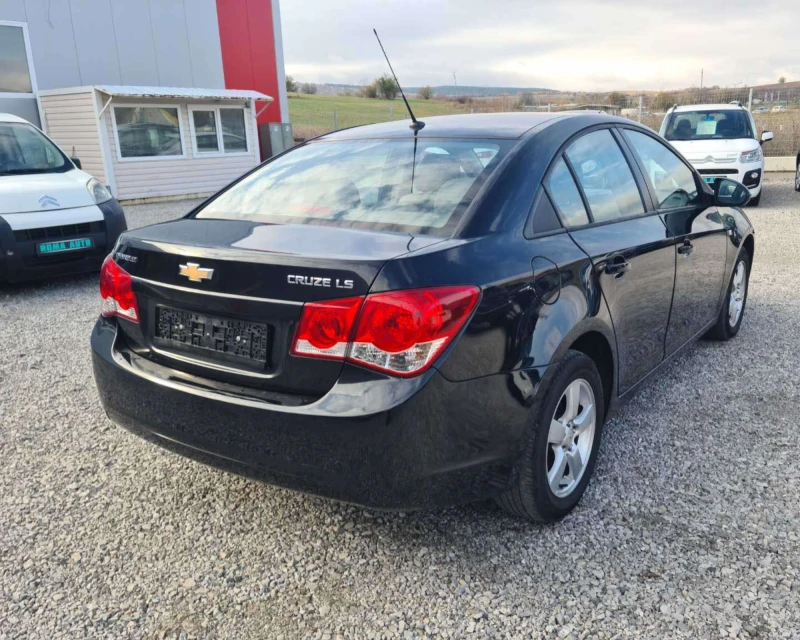 Chevrolet Cruze 1.6BENZIN, снимка 3 - Автомобили и джипове - 48000848