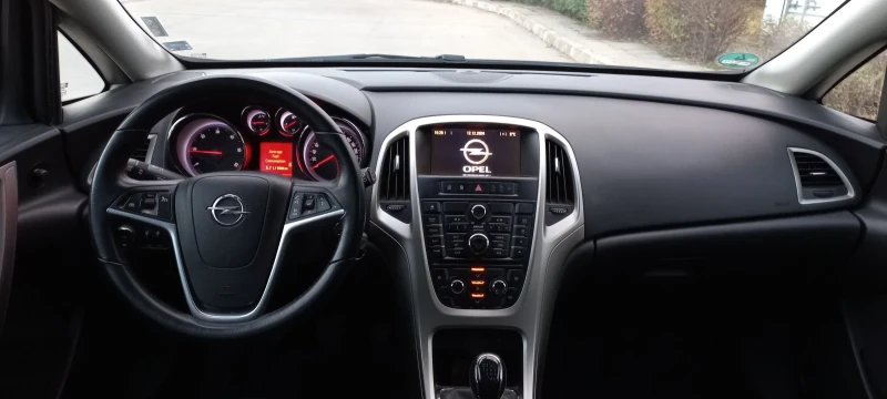 Opel Astra 1.7CDTI, снимка 9 - Автомобили и джипове - 48436841