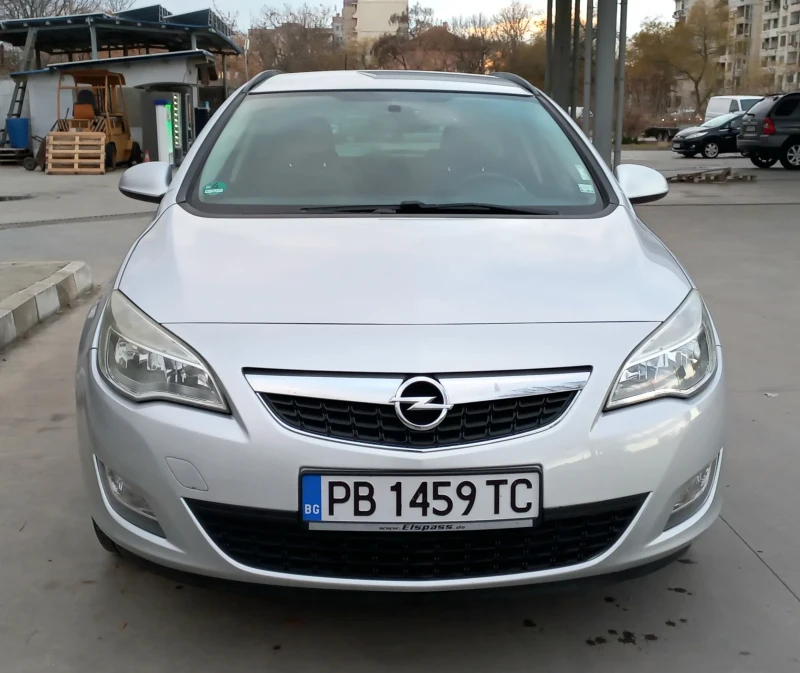 Opel Astra 1.7CDTI, снимка 2 - Автомобили и джипове - 48436841