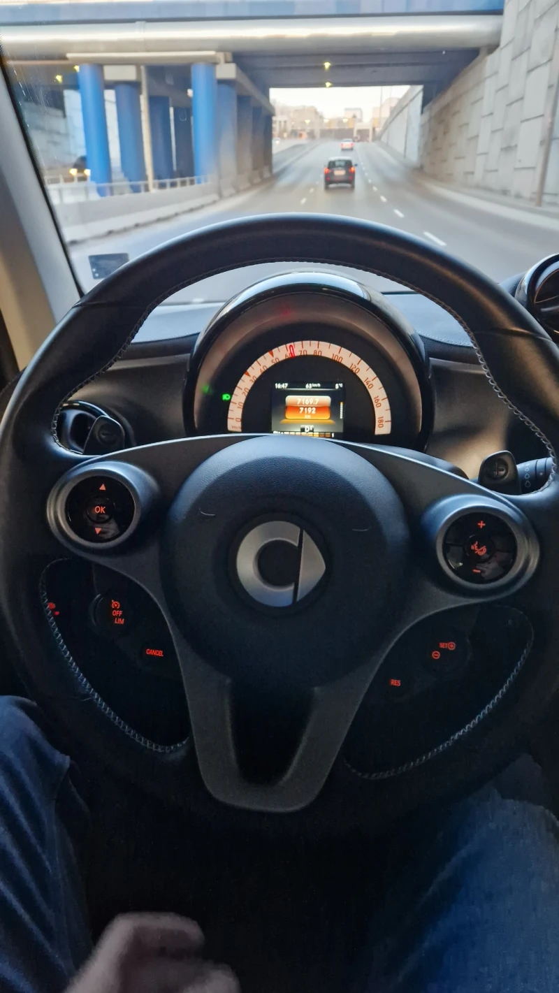 Smart Fortwo Brabus, снимка 16 - Автомобили и джипове - 48757736