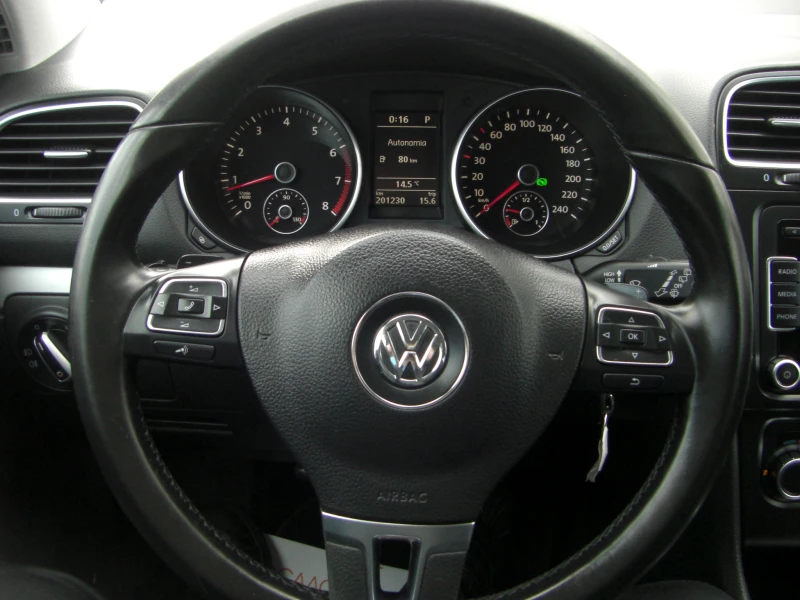 VW Golf 1.4TSI High Line AVTOMATIK NAVI, снимка 11 - Автомобили и джипове - 51275496