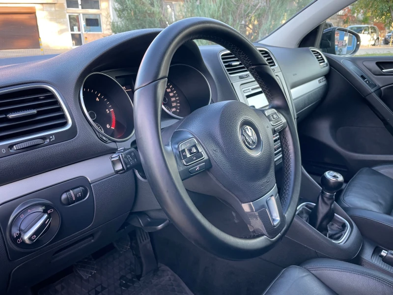VW Golf 2.0TDI* 140* HIGHLINE* КОЖА* FULL, снимка 13 - Автомобили и джипове - 53434372