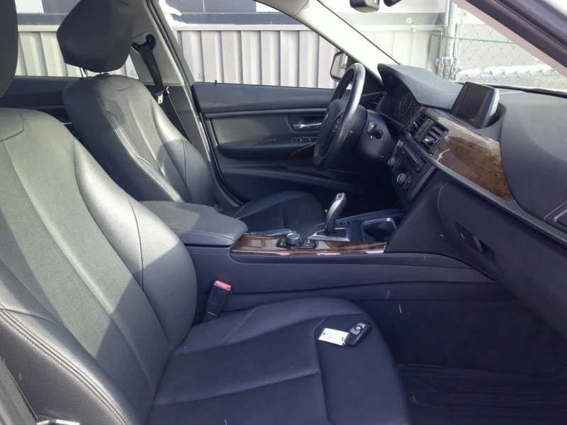 BMW 328 xDrive Sedan * АвтоКредит* (Цена до БГ) , снимка 16 - Автомобили и джипове - 53454810