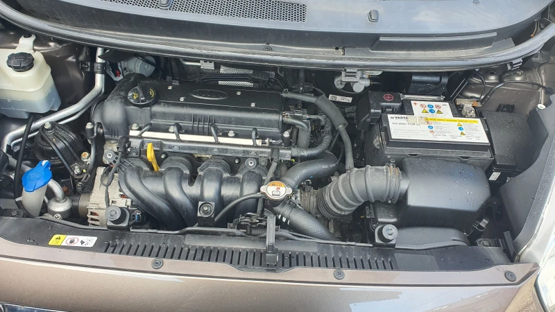 Kia Venga 1.6 16v SWISS, снимка 16 - Автомобили и джипове - 53477704