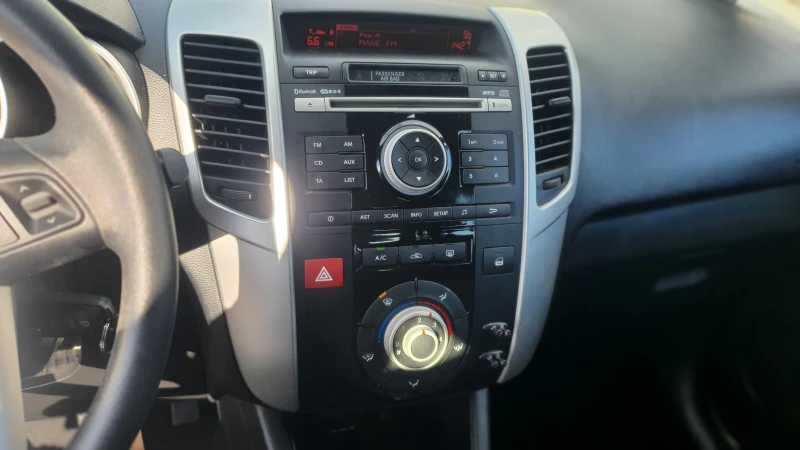 Kia Venga 1.6 16v SWISS, снимка 9 - Автомобили и джипове - 53477704