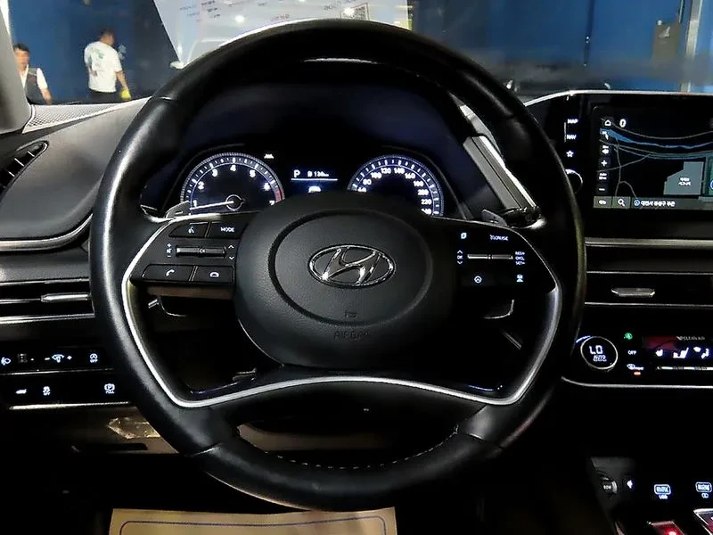 Hyundai Sonata 2.0 Premium, снимка 17 - Автомобили и джипове - 55937726