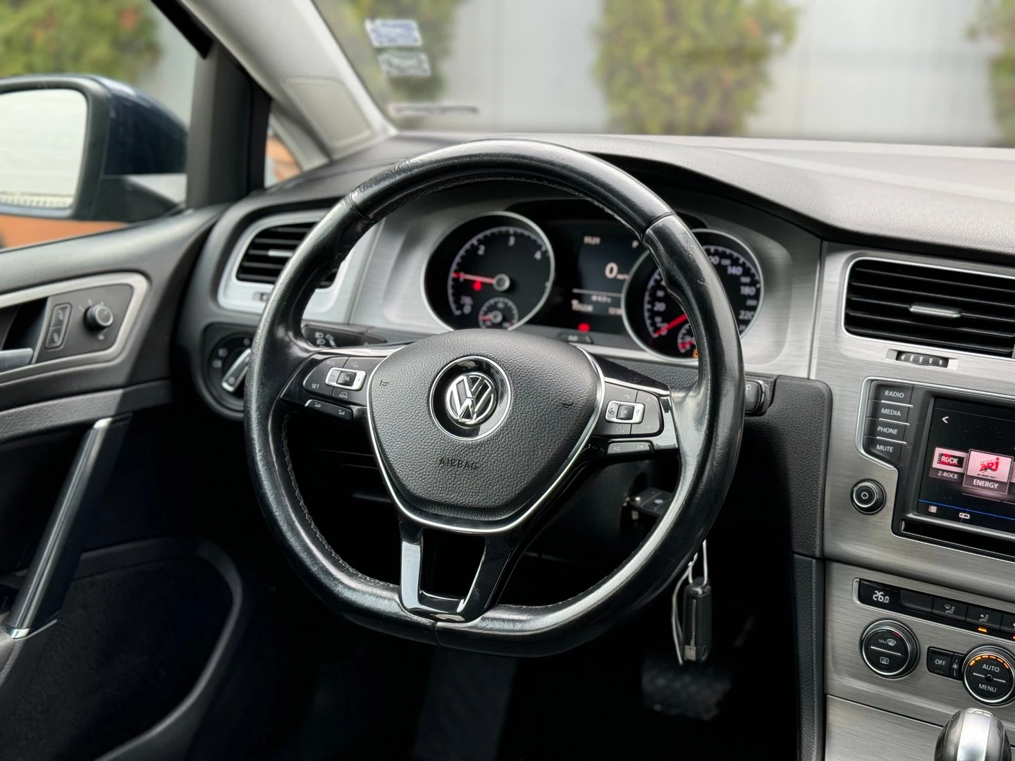 VW Golf Variant Comfortline 1.6TDI BMT - изображение 9