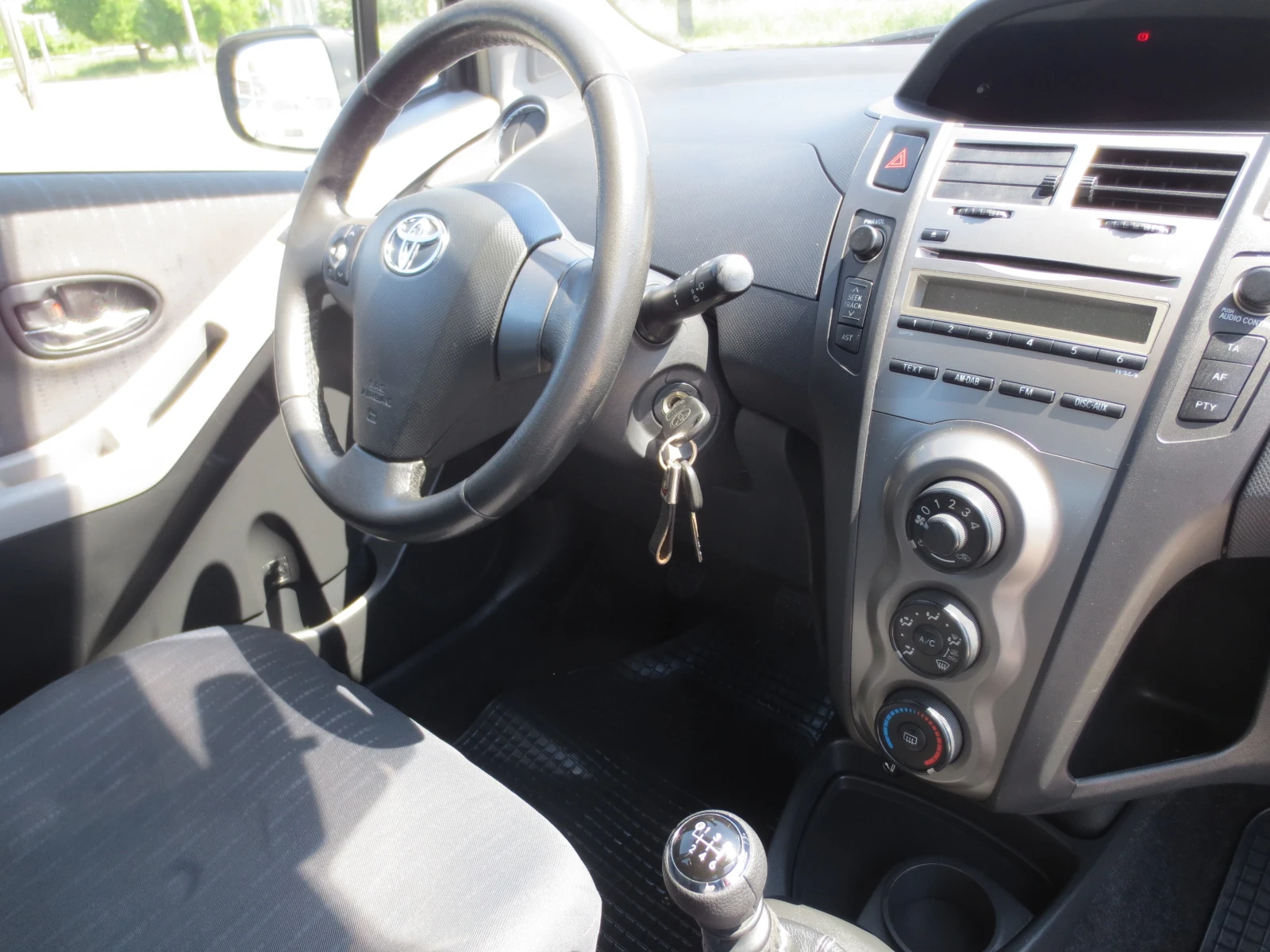 Toyota Yaris 1.4 D-4D* 6Sk.*  | Mobile.bg — изображение 14
