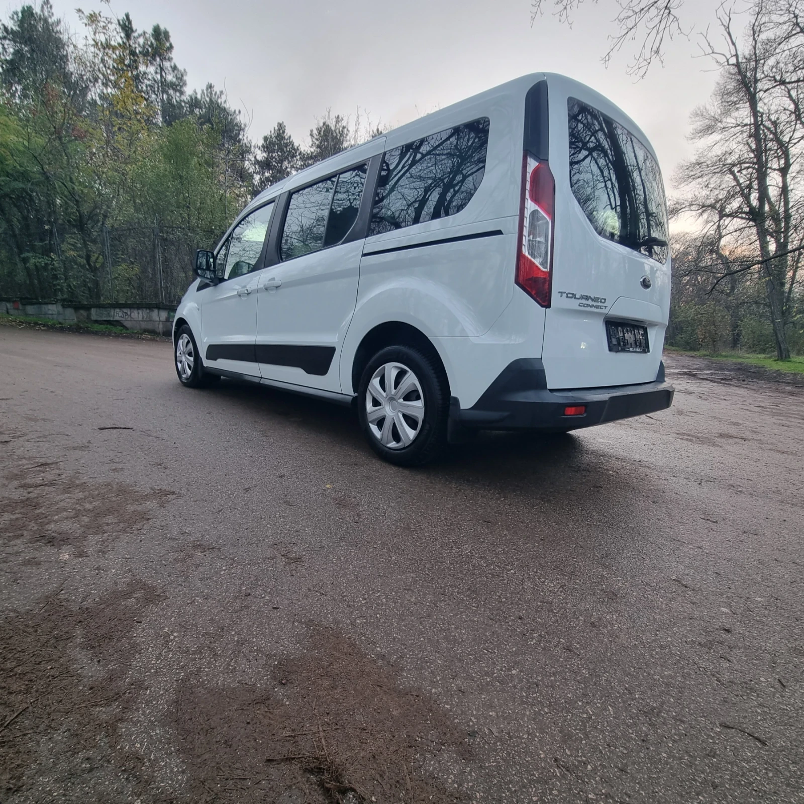 Ford Tourneo Connect  - изображение 5