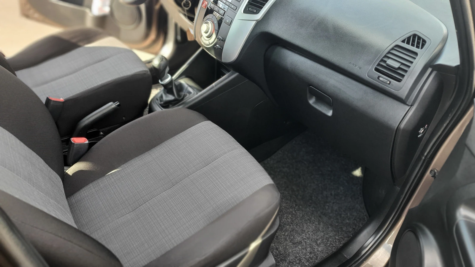 Kia Venga 1.6 16v SWISS | Mobile.bg � ����������� 11