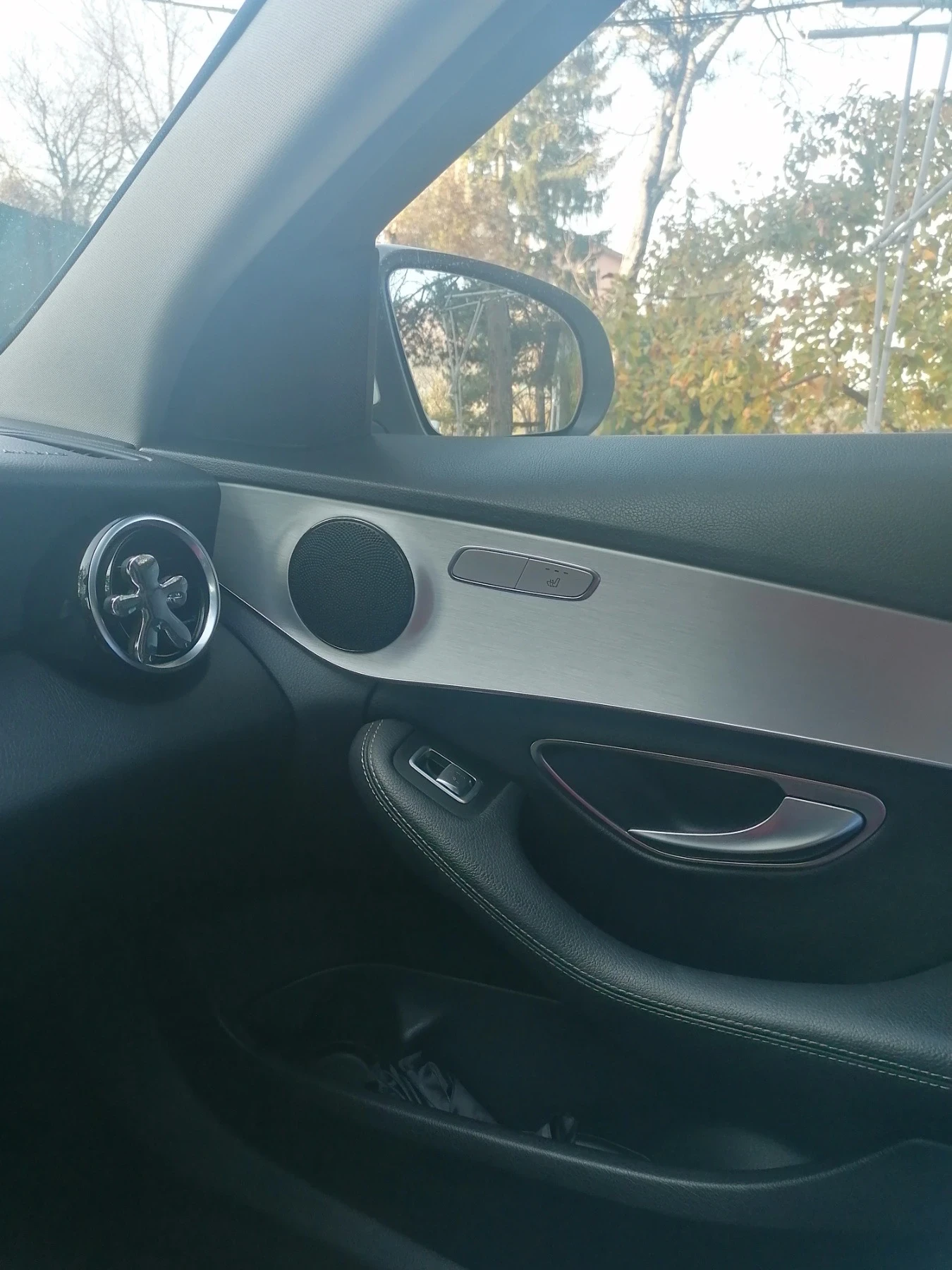 Mercedes-Benz C 220, снимка 4 - Автомобили и джипове - 53722134