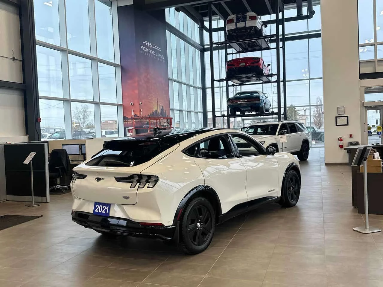 Ford Mustang Mach-E California Route 1  CARFAX, снимка 3 - Автомобили и джипове - 53800748