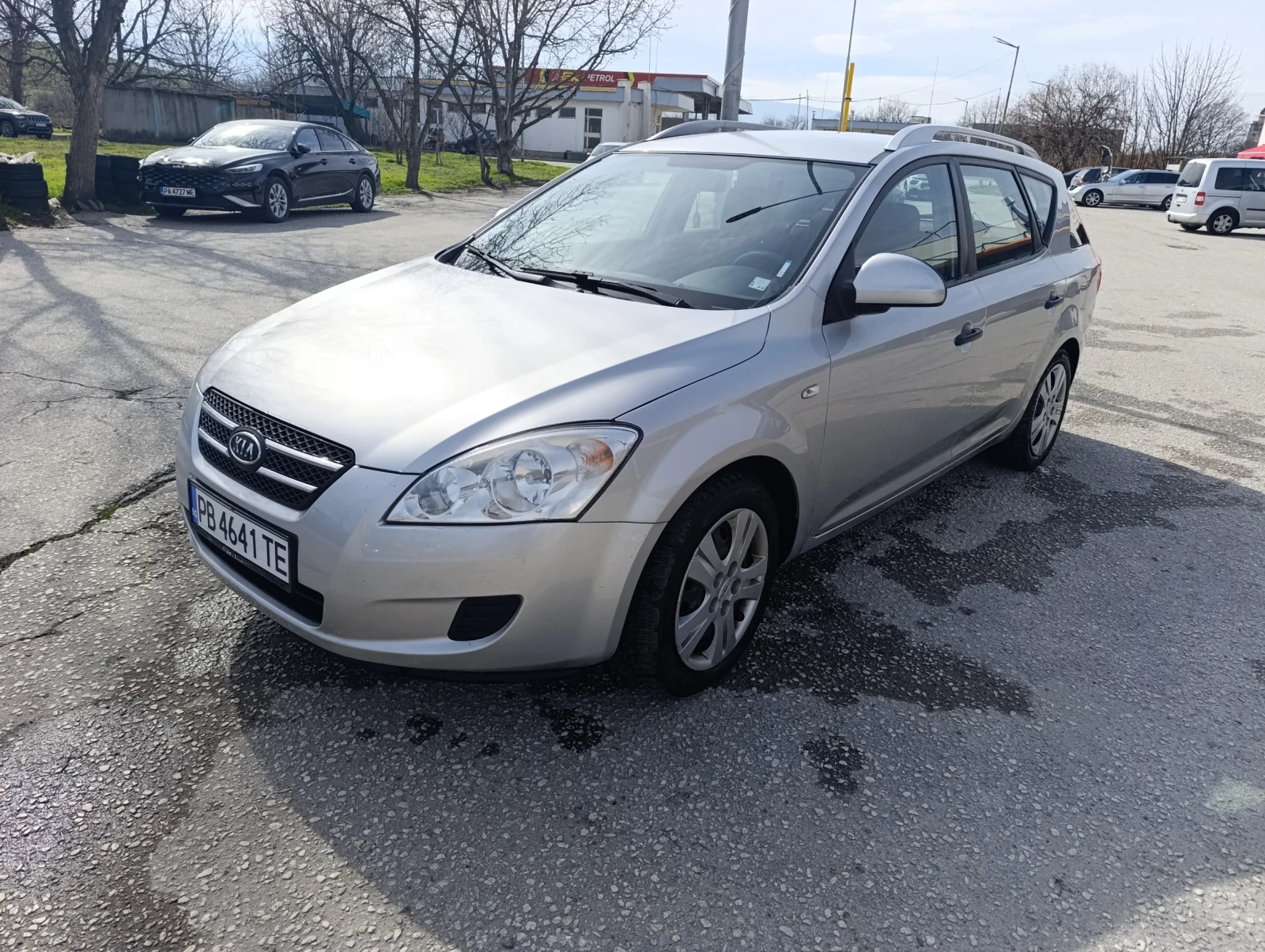 Kia Ceed 1.4i, снимка 4 - Автомобили и джипове - 54658170