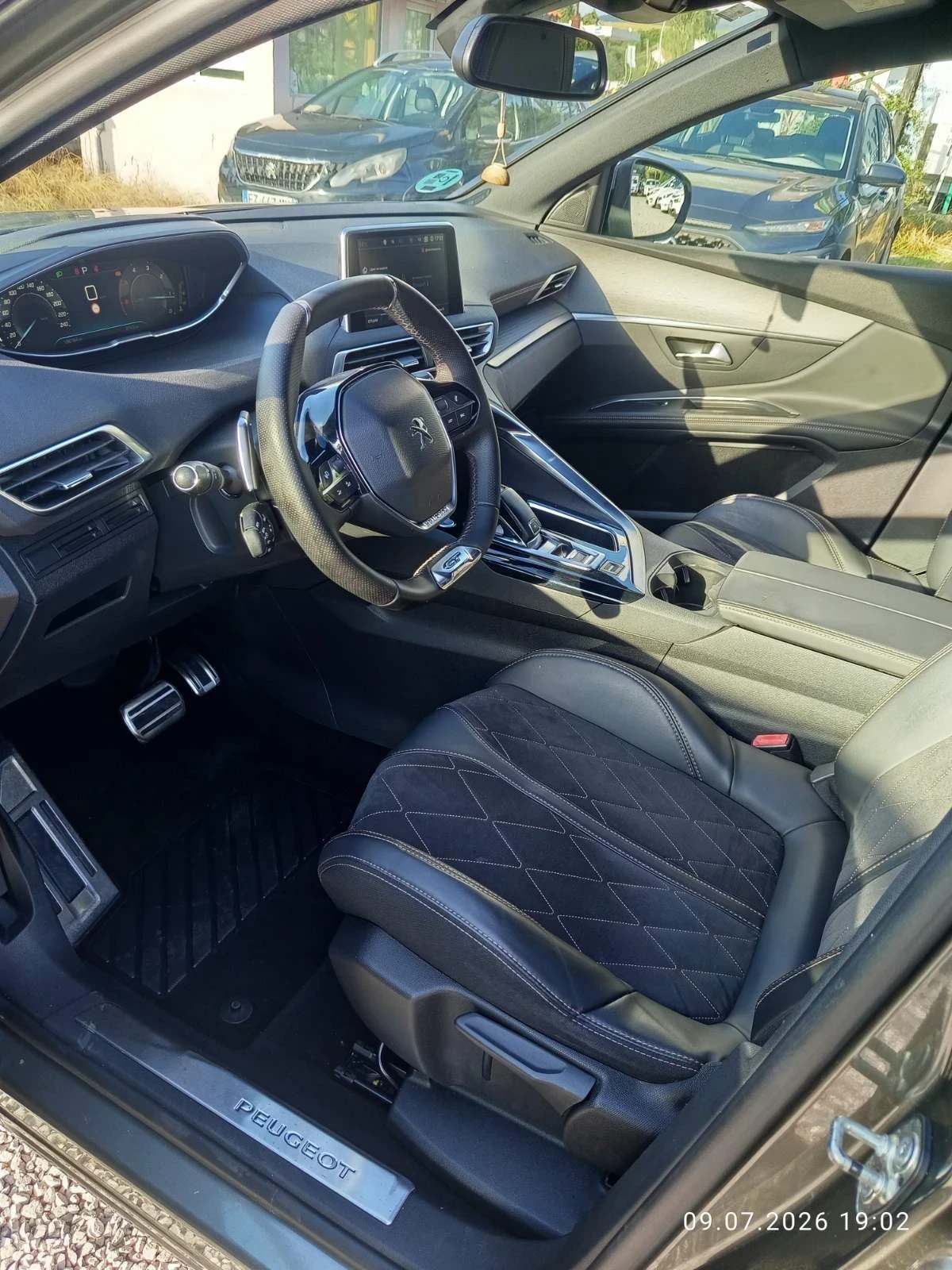 Peugeot 5008 2.0HDI 180ks.GT-Line Топ състояние!!!, снимка 12 - Автомобили и джипове - 55225307