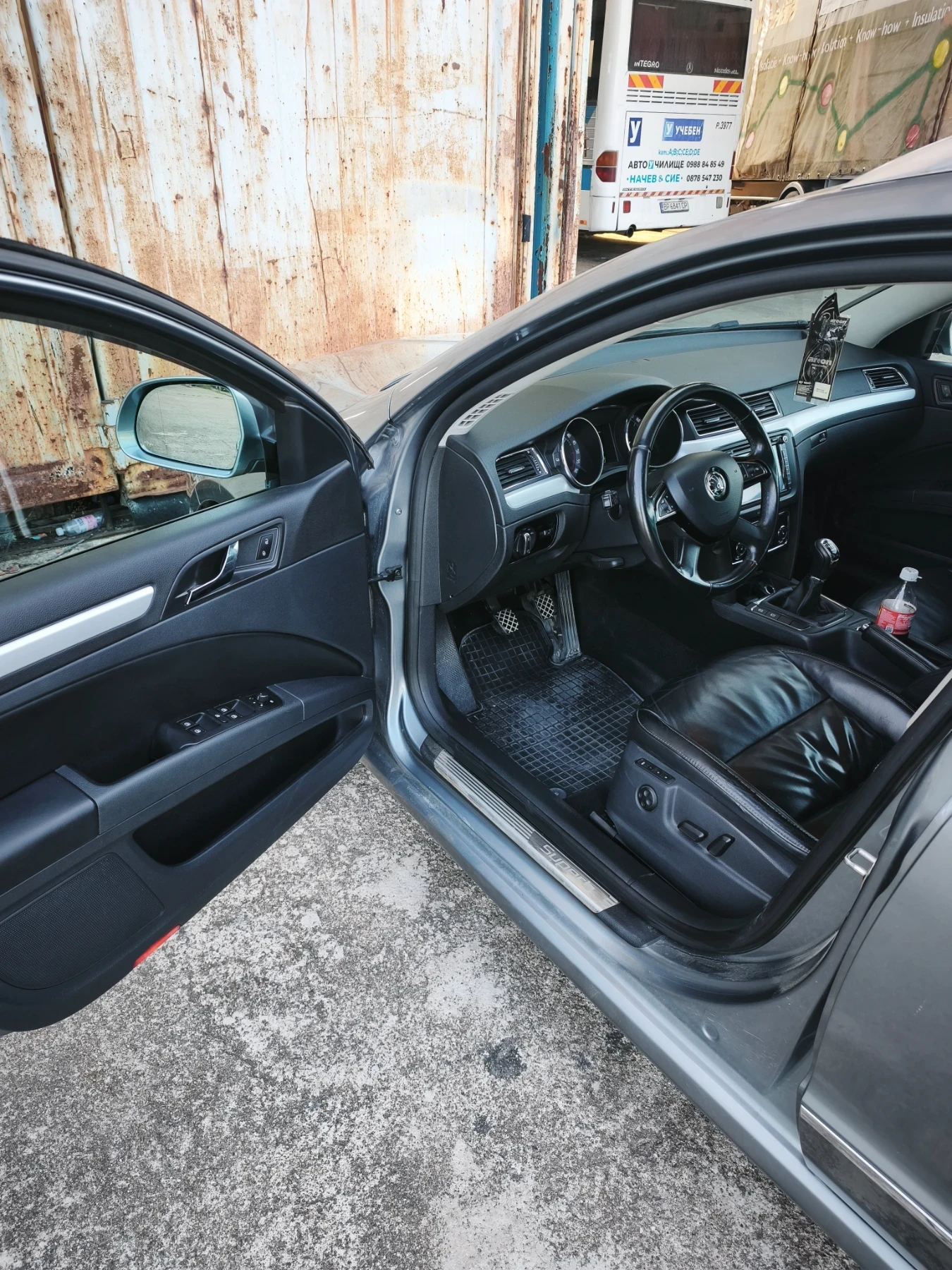 Skoda Superb, снимка 15 - Автомобили и джипове - 55345385