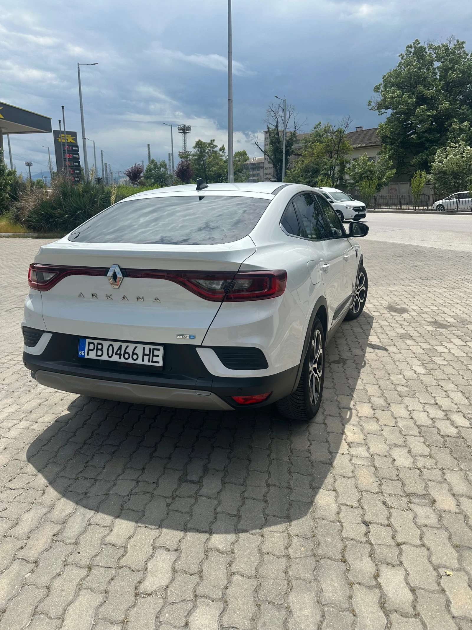 Renault Arkana 1.6 E-Tech Hybrid, снимка 4 - Автомобили и джипове - 55594919