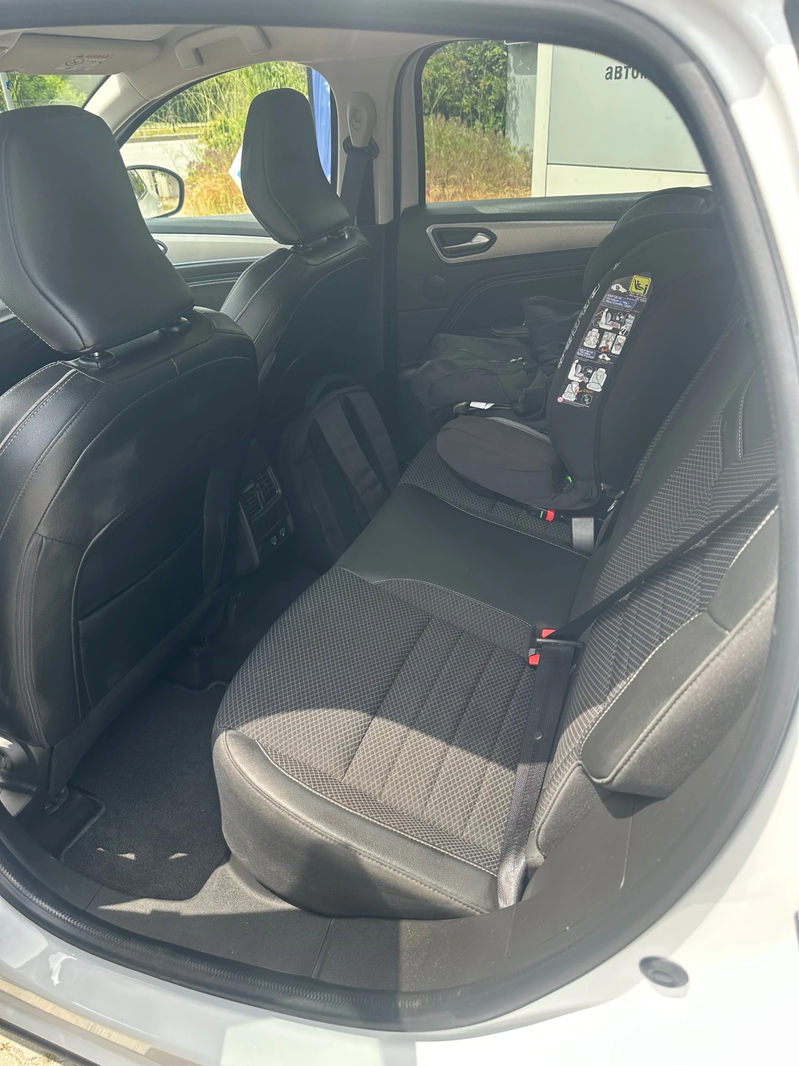 Renault Arkana 1.6 E-Tech Hybrid, снимка 9 - Автомобили и джипове - 55594919