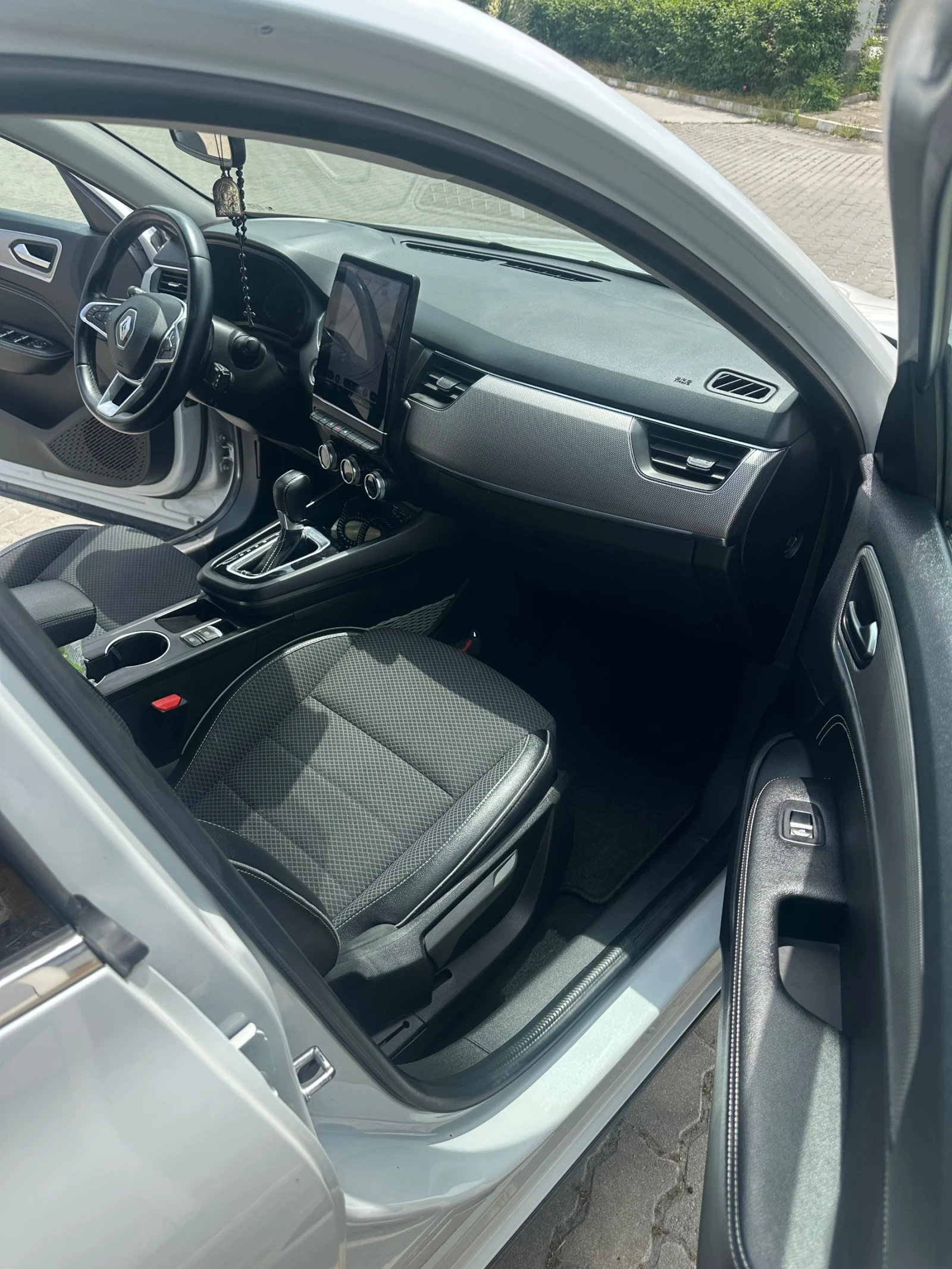 Renault Arkana 1.6 E-Tech Hybrid, снимка 11 - Автомобили и джипове - 55594919