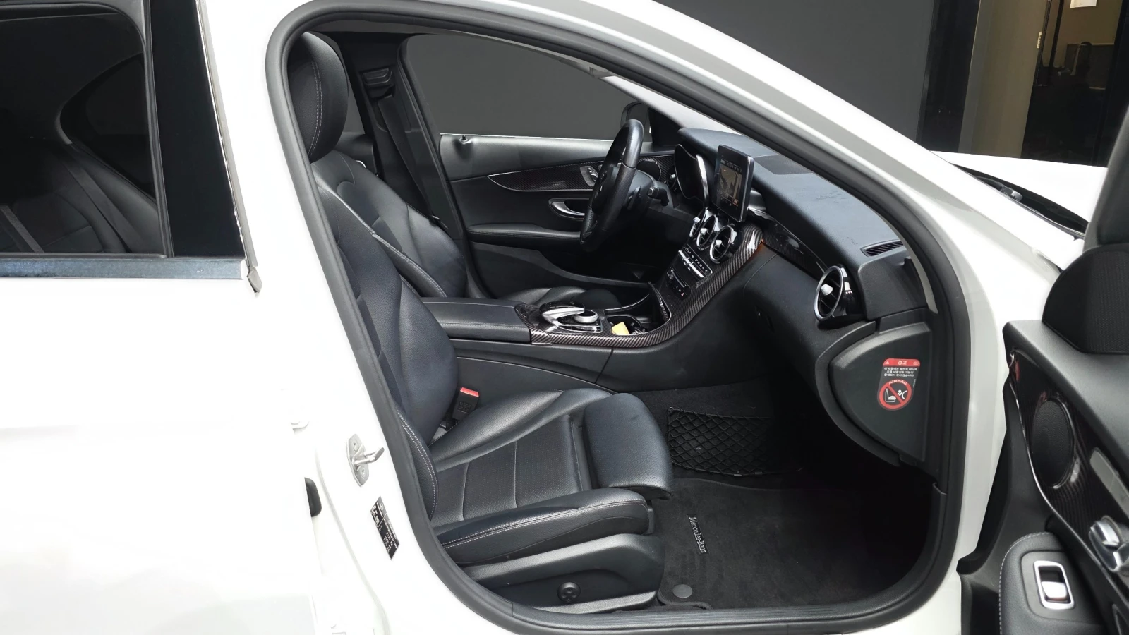Mercedes-Benz C 220 Avantgarde, снимка 11 - Автомобили и джипове - 55655825