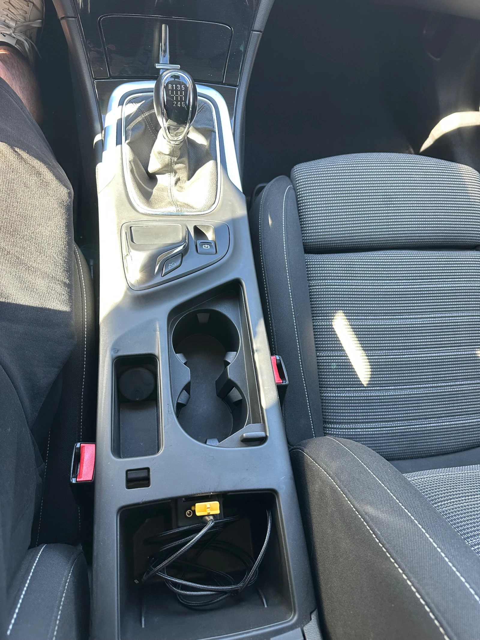 Opel Insignia, снимка 12 - Автомобили и джипове - 55827799