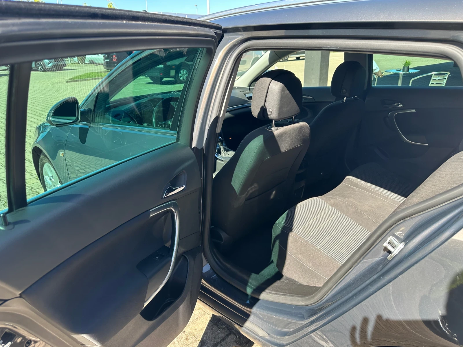 Opel Insignia, снимка 16 - Автомобили и джипове - 55827799