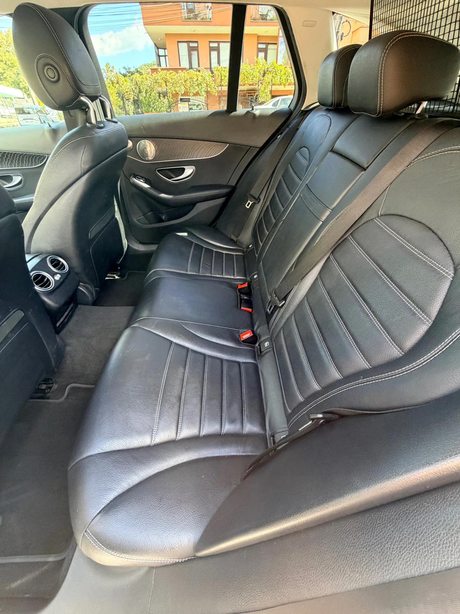 Mercedes-Benz C 250 | AIRMATIC | BURMESTER | HUD | DISTRONIC | 9G | , снимка 15 - Автомобили и джипове - 56226824