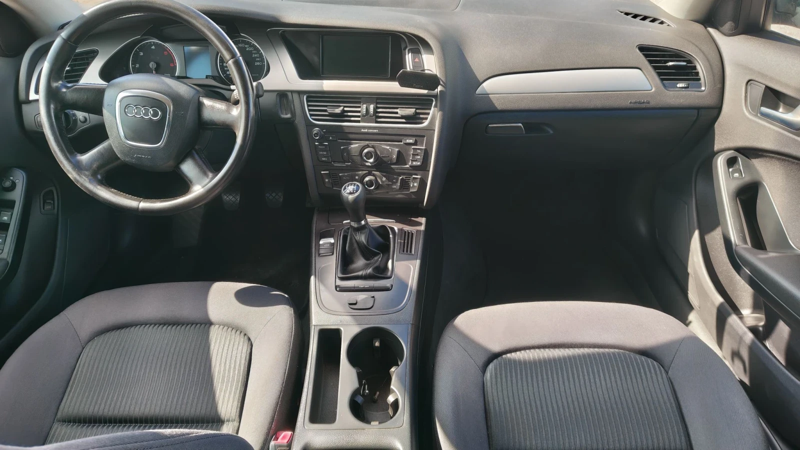 Audi A4 2.0 TDI - СЕДАН, снимка 12 - Автомобили и джипове - 56258034