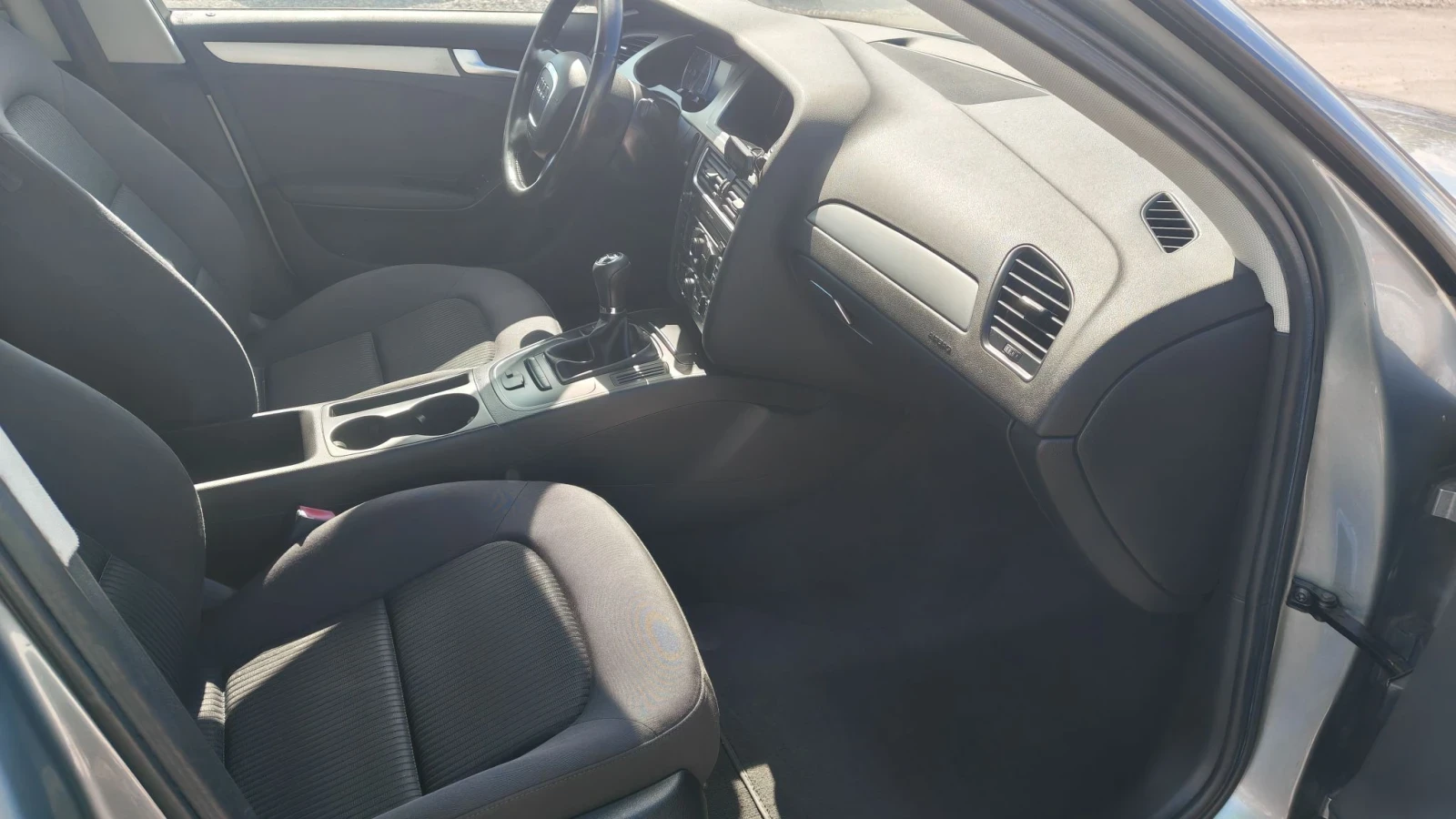 Audi A4 2.0 TDI - СЕДАН, снимка 11 - Автомобили и джипове - 56258034