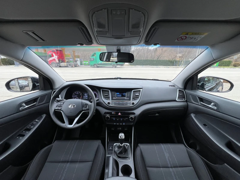 Hyundai Tucson 1.6T ШВЕЙЦАРИЯ, снимка 9 - Автомобили и джипове - 48227632