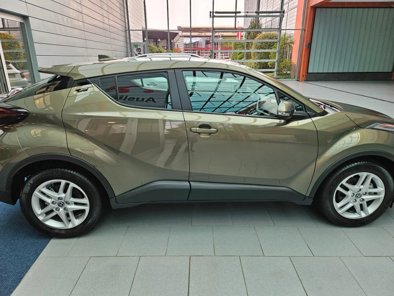 Toyota C-HR, снимка 4 - Автомобили и джипове - 53299569