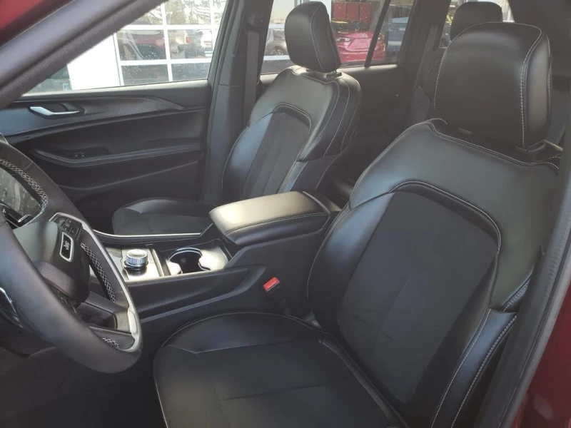 Jeep Grand cherokee 2024| Altitude 4WD V6, снимка 10 - Автомобили и джипове - 53341054