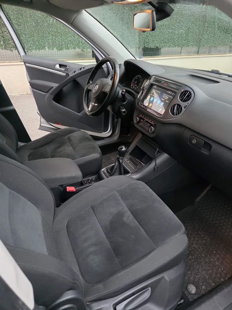 VW Tiguan 2.0 TDI, снимка 9 - Автомобили и джипове - 53481075