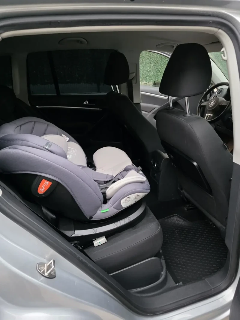 VW Tiguan 2.0 TDI, снимка 8 - Автомобили и джипове - 53481075