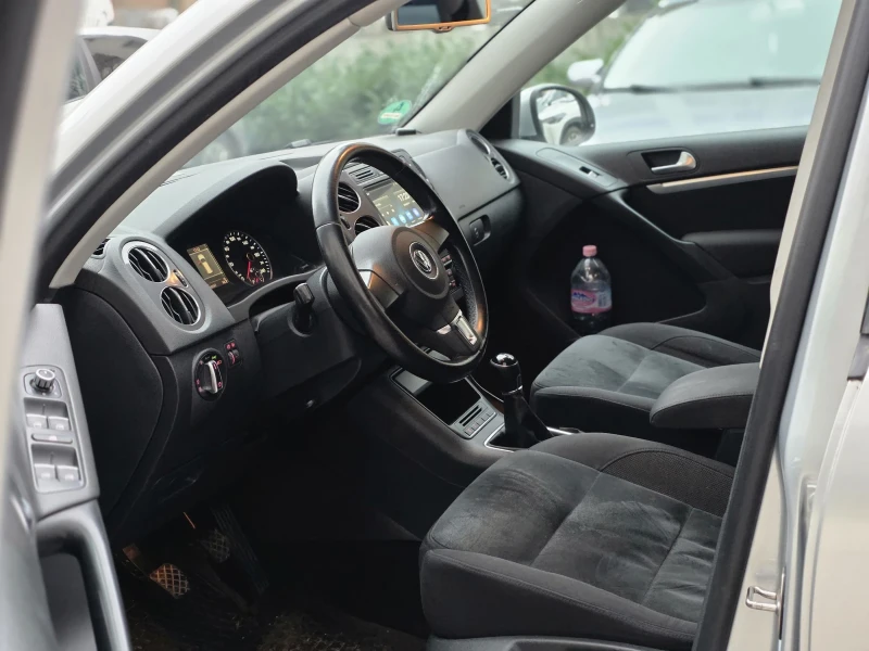VW Tiguan 2.0 TDI, снимка 6 - Автомобили и джипове - 53481075