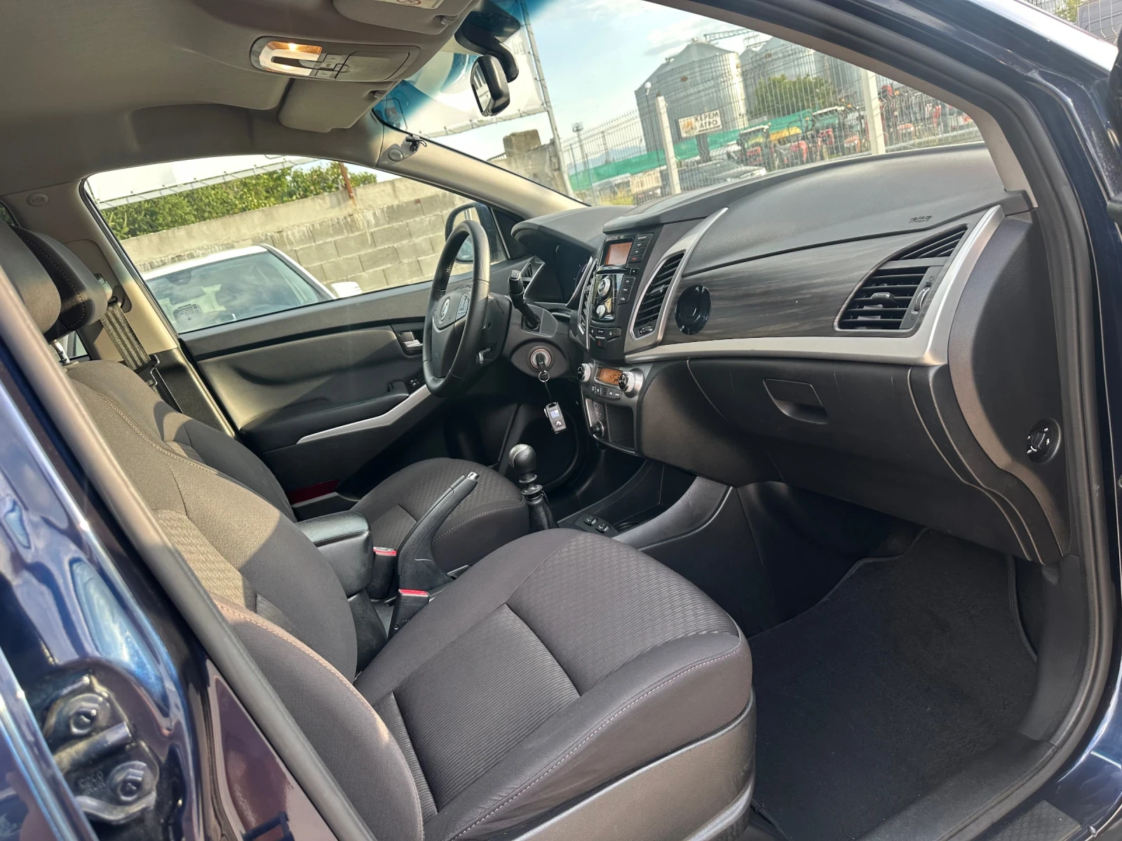 SsangYong Korando Limited Edition! 4x4 6-скорости! Климатроник! | Mobile.bg — изображение 11