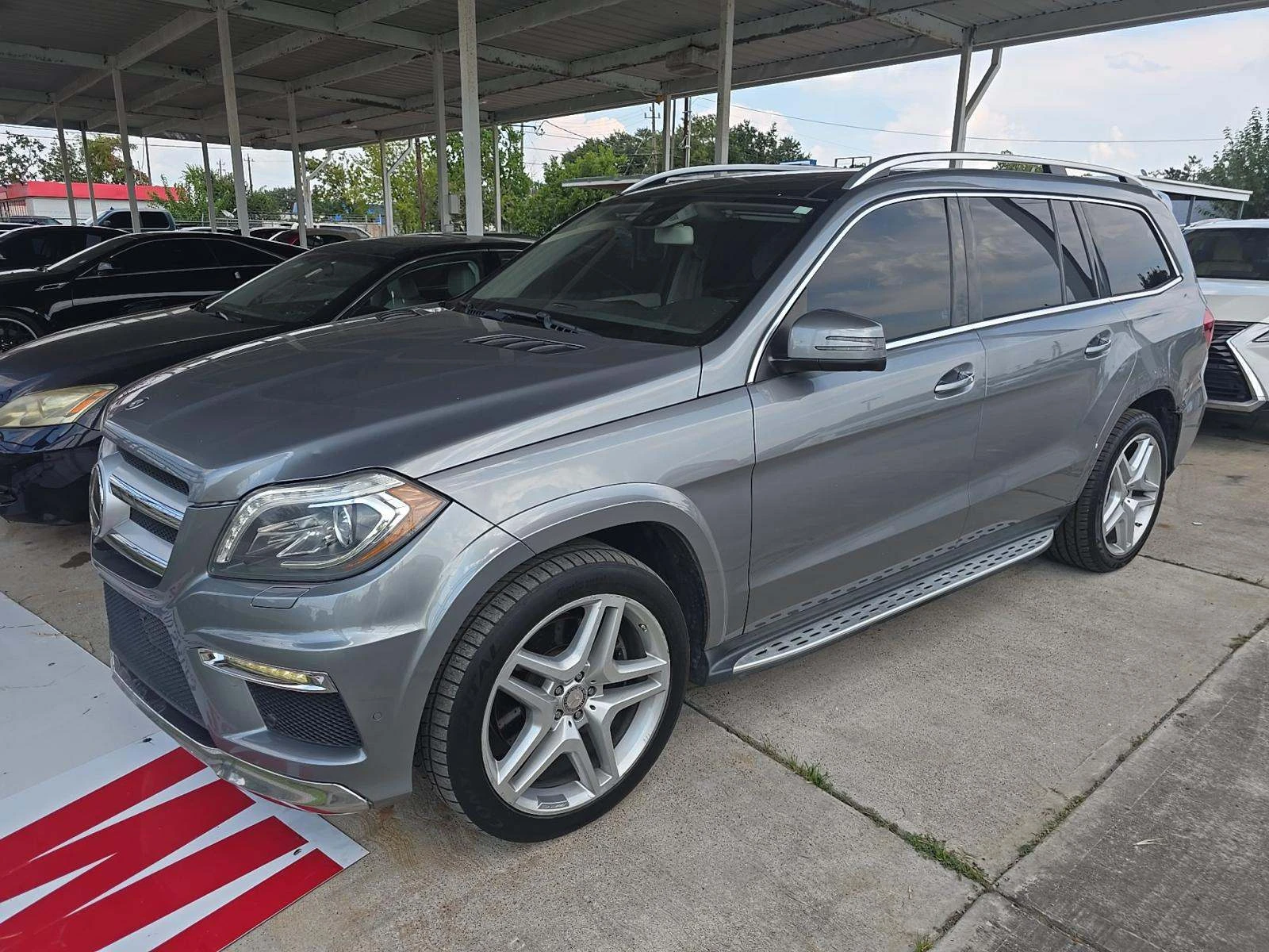 Mercedes-Benz GL 500 550 4MATIC AMG* DISTRONIC+ * ПАНО* 7 МЕСТНА* КРАЙН - изображение 2
