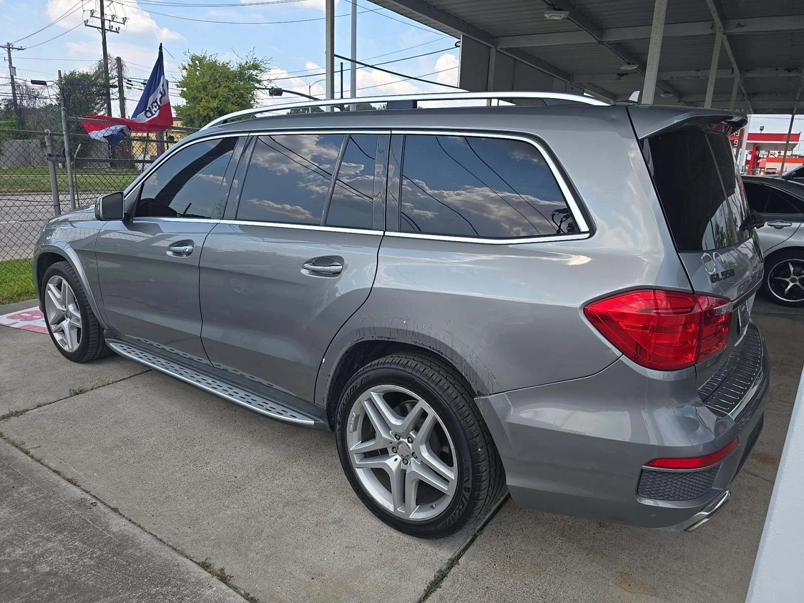 Mercedes-Benz GL 500 550 4MATIC AMG* DISTRONIC+ * ПАНО* 7 МЕСТНА* КРАЙН - изображение 3