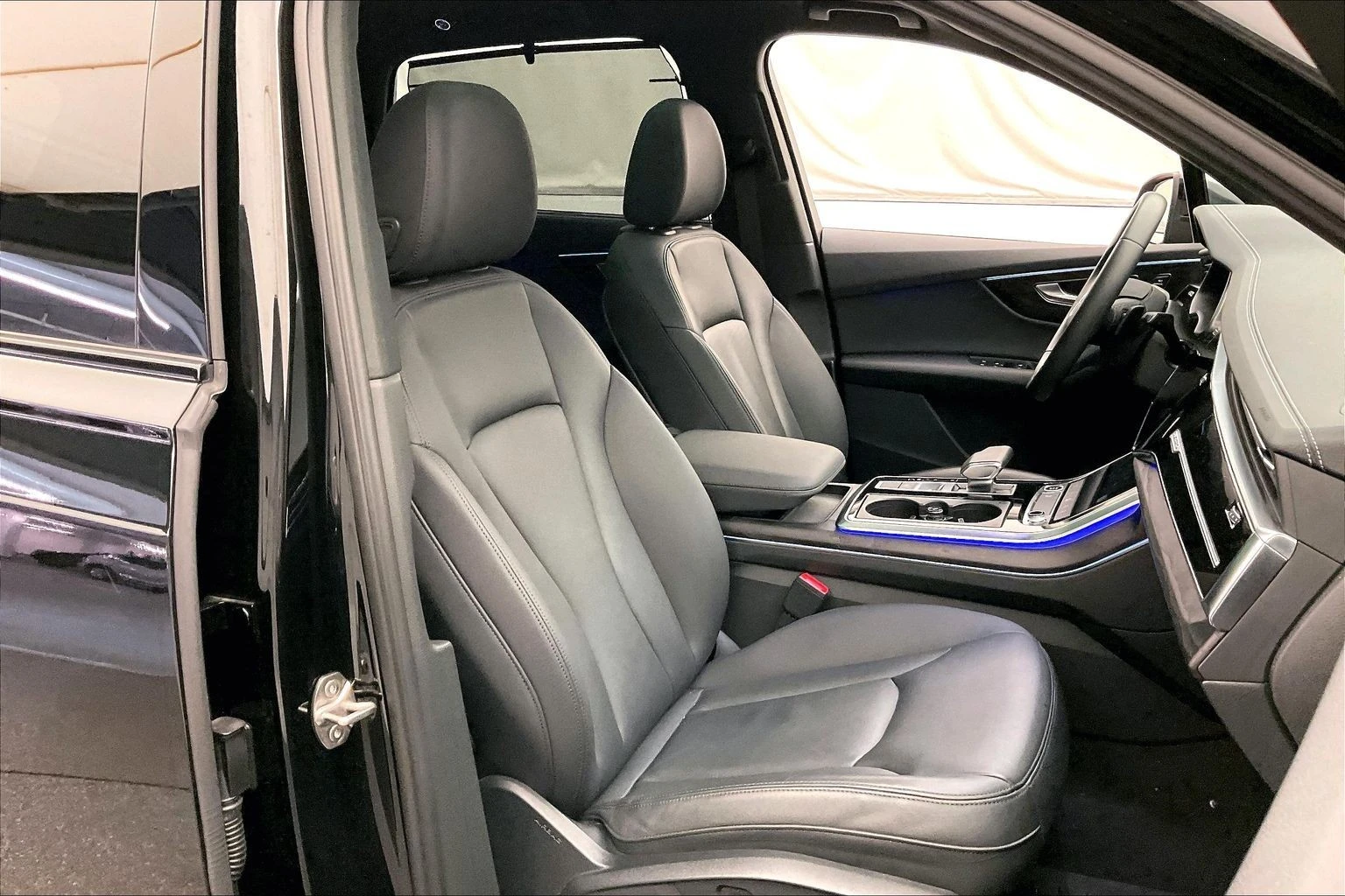 Audi Q7 Komfort* 55 TFSI* АвтоКредит* (ЦЕНА ДО БГ), снимка 10 - Автомобили и джипове - 54001424