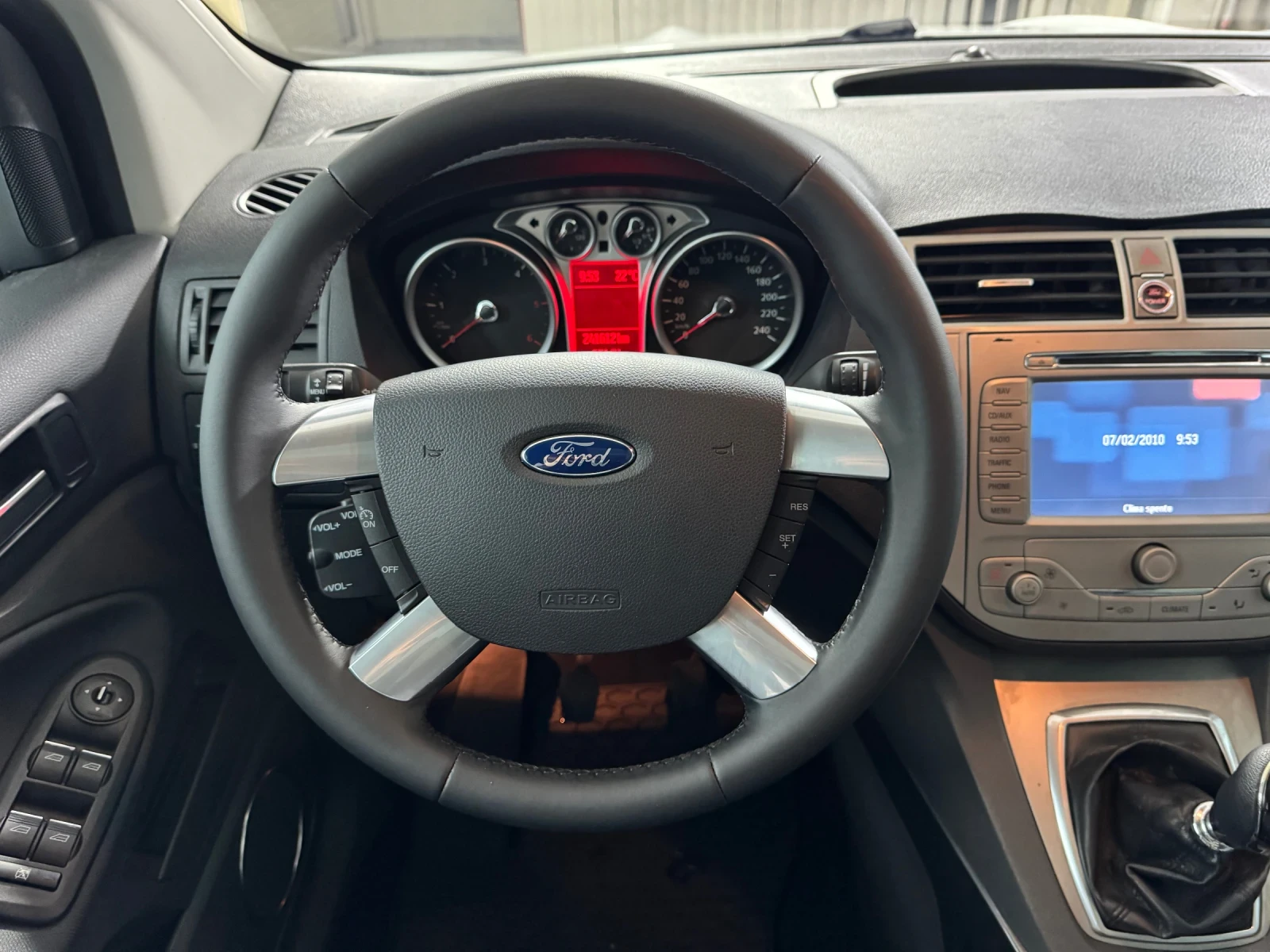 Ford Kuga 2.0 TDCI 136 h.p. - 4WD - TITANIUM, снимка 10 - Автомобили и джипове - 54811301