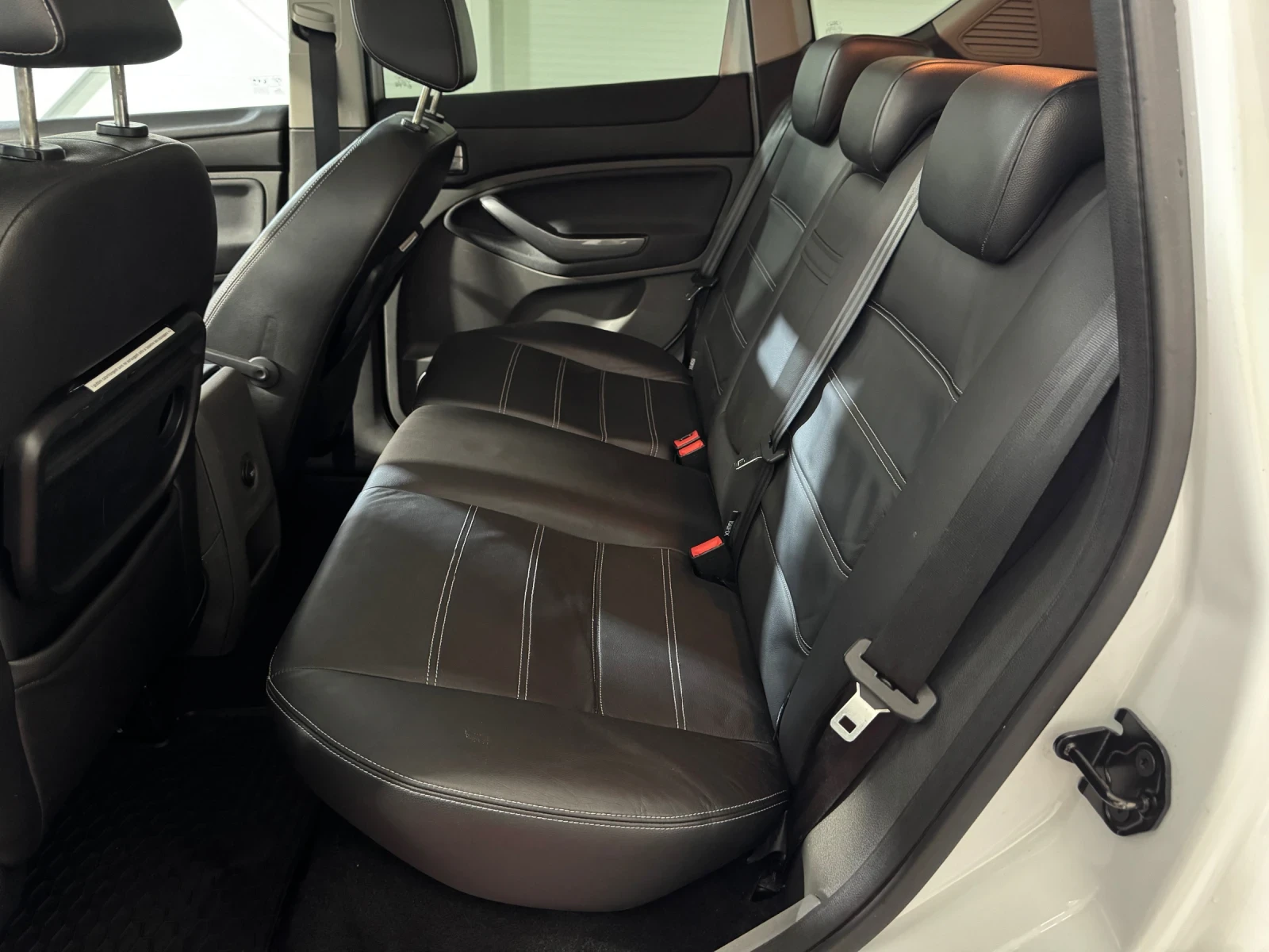 Ford Kuga 2.0 TDCI 136 h.p. - 4WD - TITANIUM, снимка 15 - Автомобили и джипове - 54811301