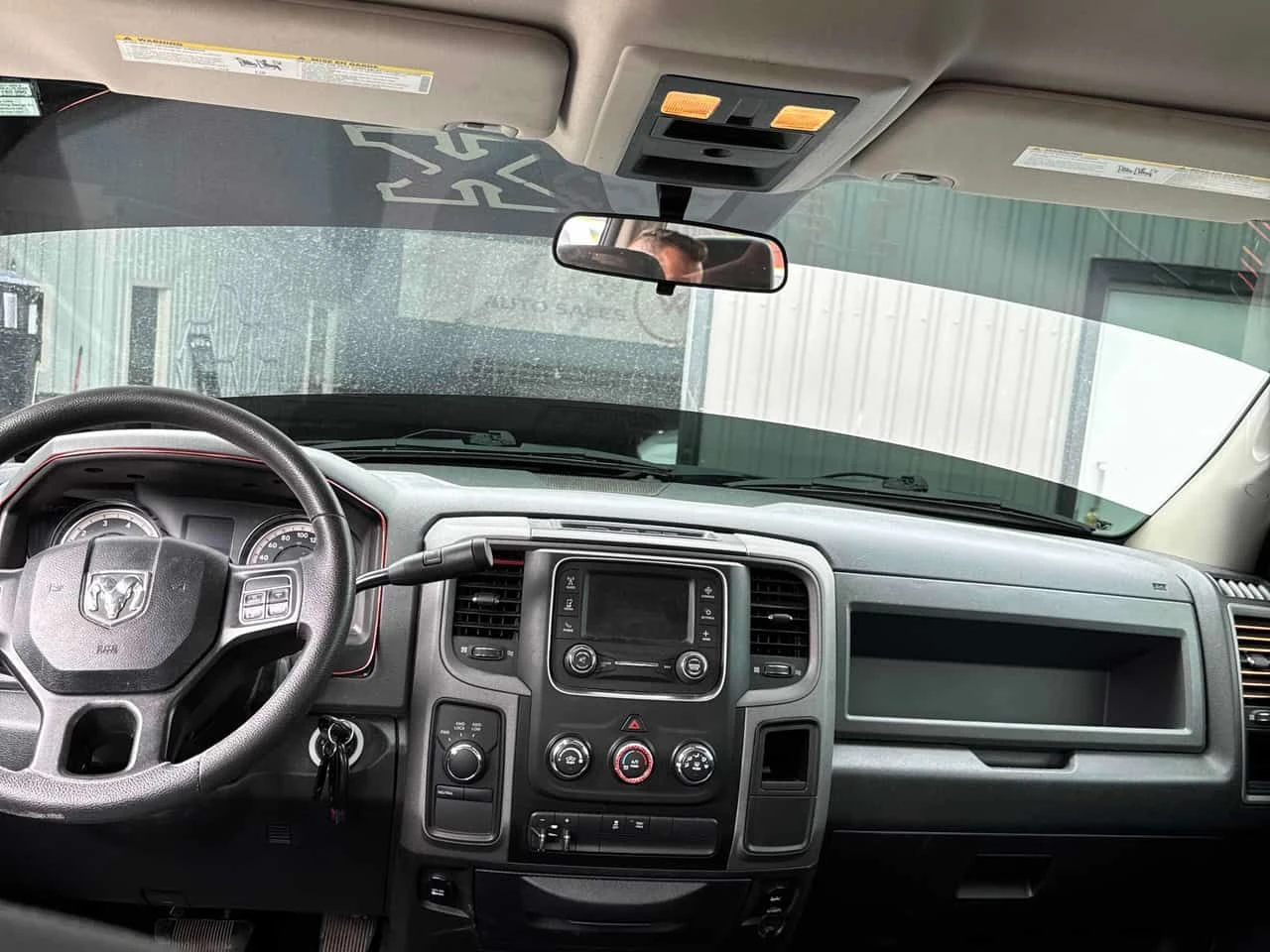 Dodge RAM 1500 Express | CARFAX | БЕЗ ПЪРВОНАЧАЛНА ВНОСКА, снимка 8 - Автомобили и джипове - 55179953