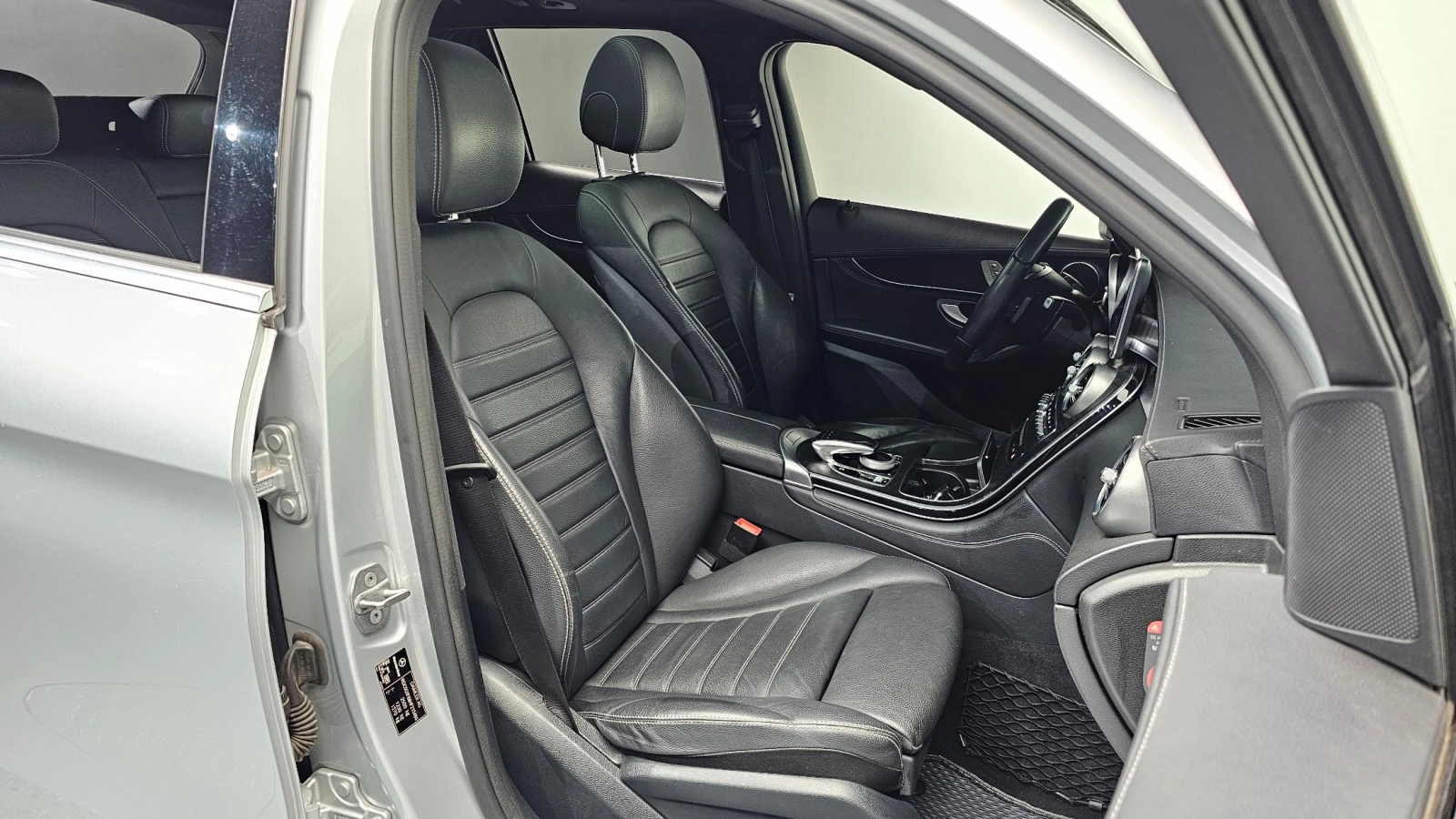 Mercedes-Benz GLC 220 4MATIC Premium | Панорама | HUD | Памет | Подгрев, снимка 10 - Автомобили и джипове - 55466434