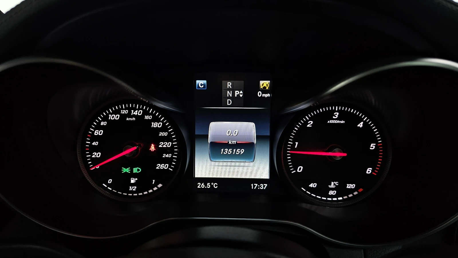 Mercedes-Benz GLC 220 4MATIC Premium | Панорама | HUD | Памет | Подгрев, снимка 8 - Автомобили и джипове - 55466434