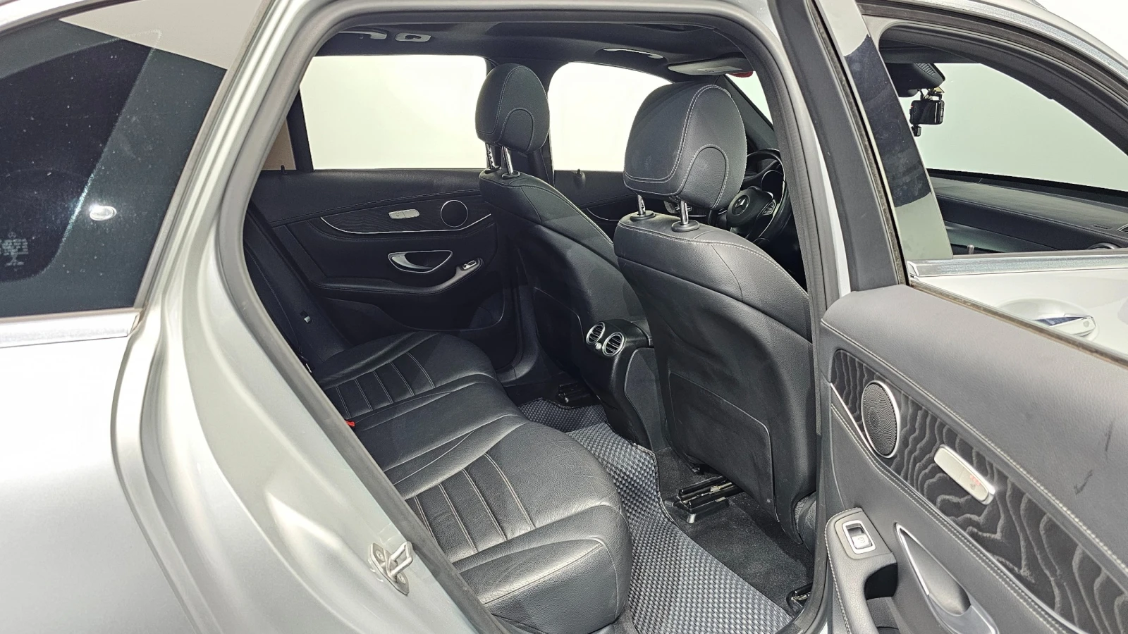 Mercedes-Benz GLC 220 4MATIC Premium | Панорама | HUD | Памет | Подгрев, снимка 11 - Автомобили и джипове - 55466434