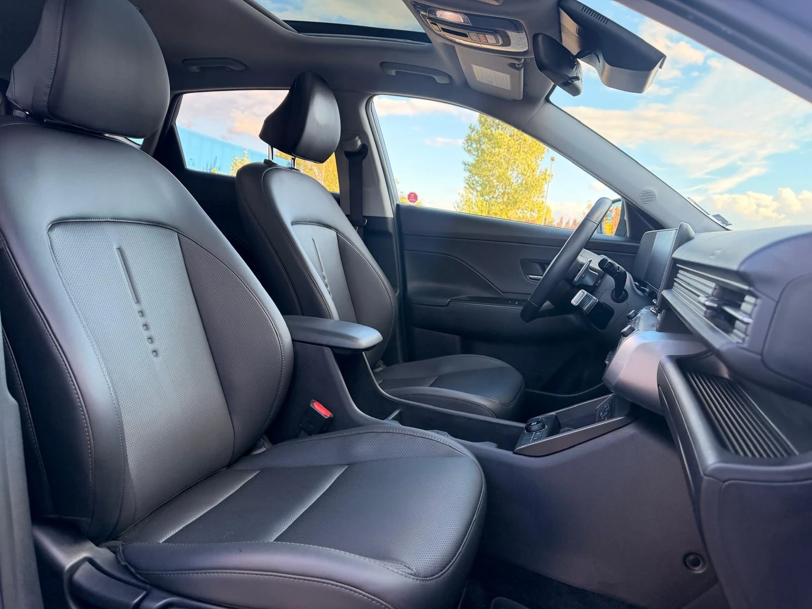 Hyundai Kona 65.4 kWh, снимка 16 - Автомобили и джипове - 56202379