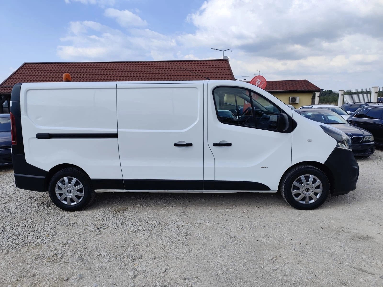 Opel Vivaro 1.6 дизел Италия.MAXI, снимка 4 - Бусове и автобуси - 55161236